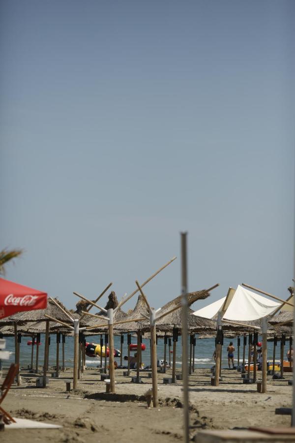 ホテル Casa Coral Mamaia Nord ナボダリ エクステリア 写真